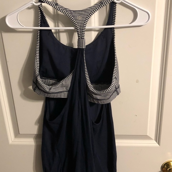 Lululemon tank with checkered built-in bra - Picture 2 of 4